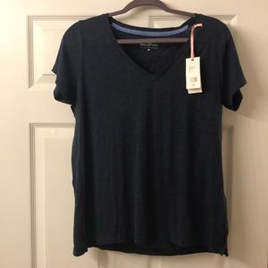 New W/ Tags Vineyard Vines Woman’s V-Neck